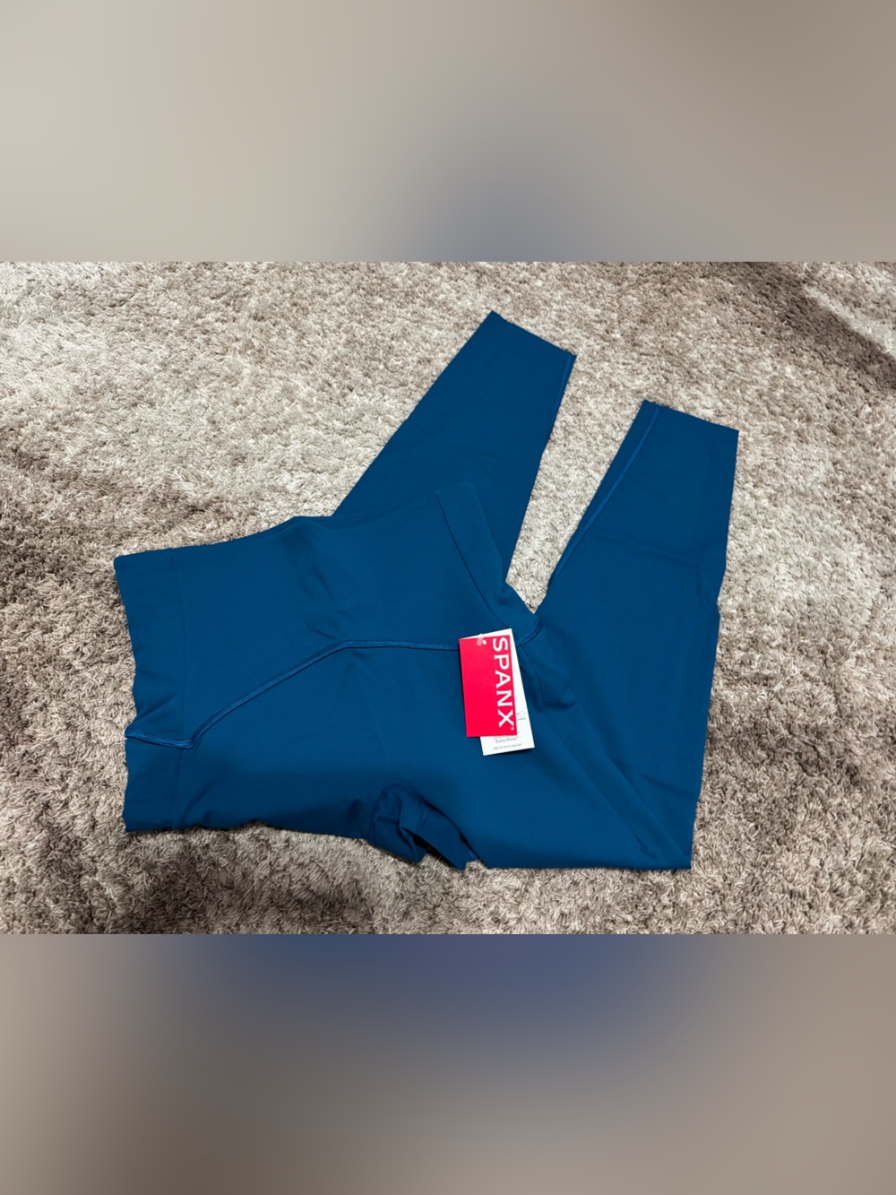 SPANXshape® Booty Boost®
Side Pocket Leggings